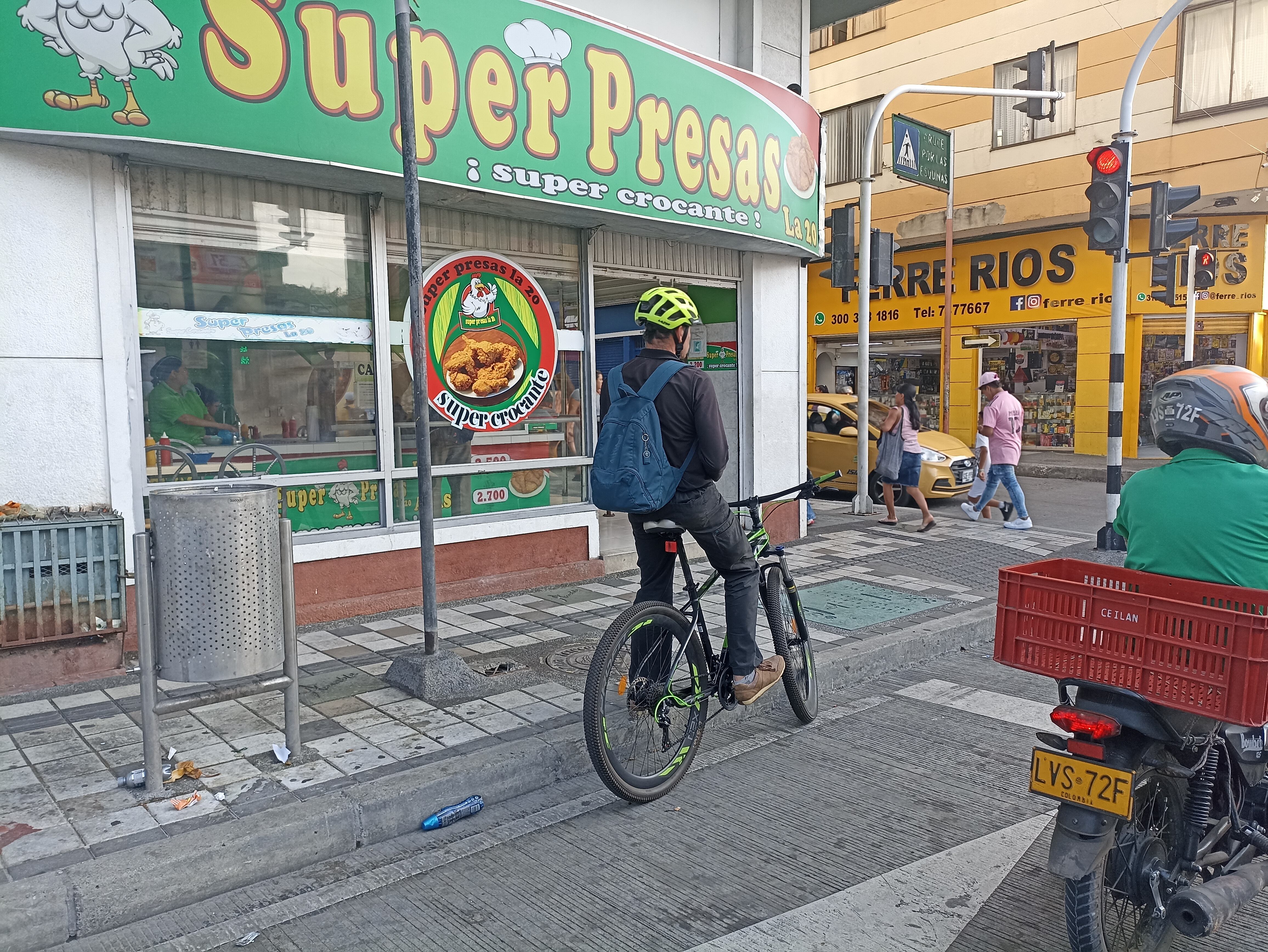Hoy día sin carro y sin moto en Armenia. Foto: Adrián Trejos