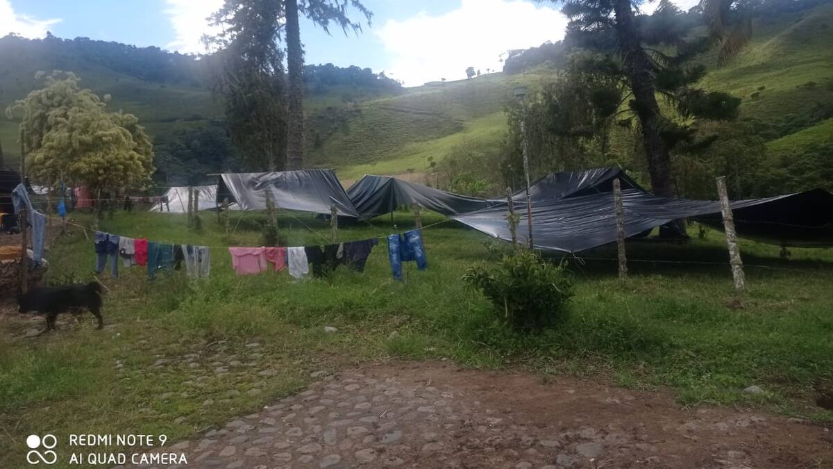Comunidad indigena en el Dovio invade terreno argumentando que el gobierno se los prometió