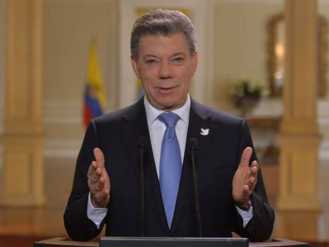 Santos acepta invitación de Ecuador para reunirse con Maduro