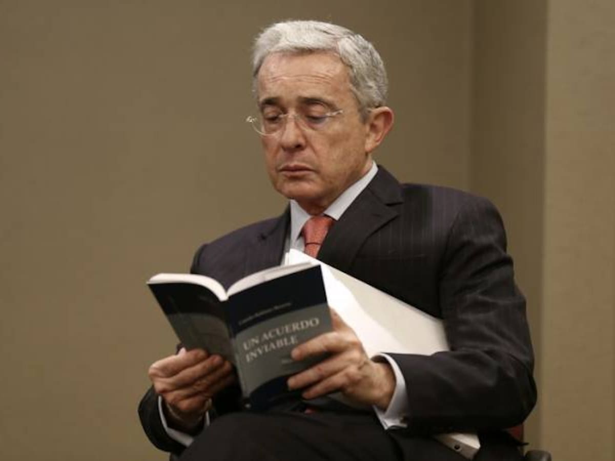 Uribismo pide celeridad en investigaciones por robo en su sede