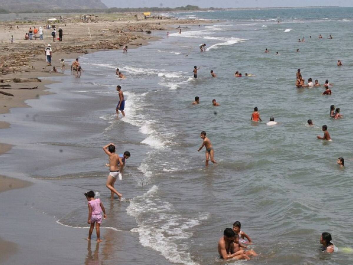 Bañistas en Puerto Colombia violaron cierre de playas