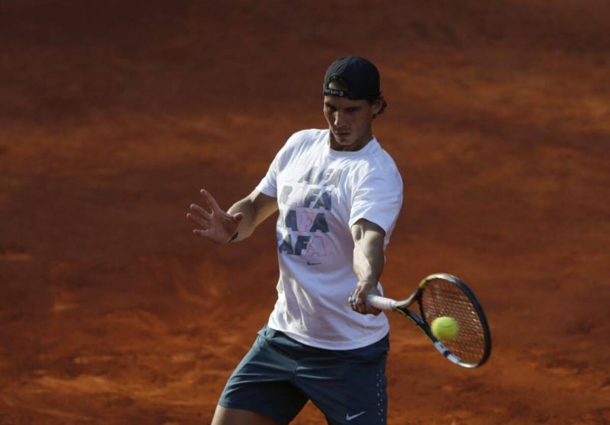 El equipo español encabezado por Rafael nadal y Fernando Verdasco realiza trabajos en la Caja Mágica de Madrid bajo la dirección de Alex Corretja.