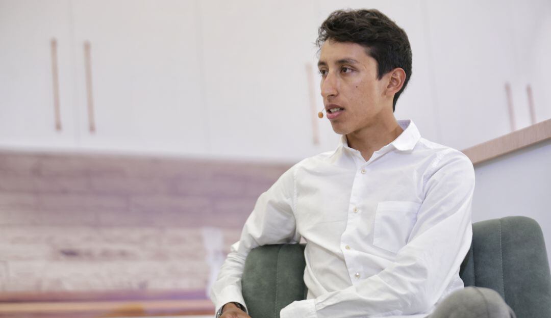 Egan Bernal continúa su recuperación en territorio europeo.