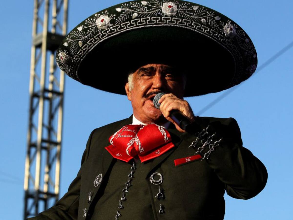Vicente Fernández: libro revela las tragedias y ascenso del ídolo mexicano