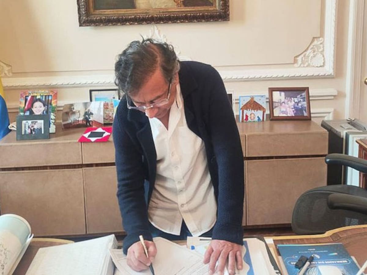 Ocho partidos de oposición e independientes demandaron el decreto de la Consulta Popular de Petro