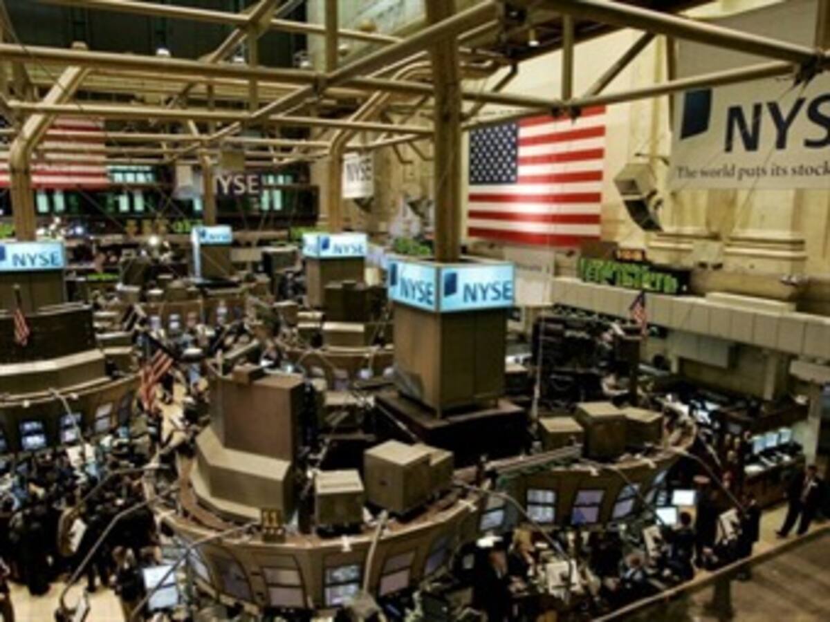 Wall Street baja un 3,16% arrastrada por Hungría y dato de empleo en EEUU