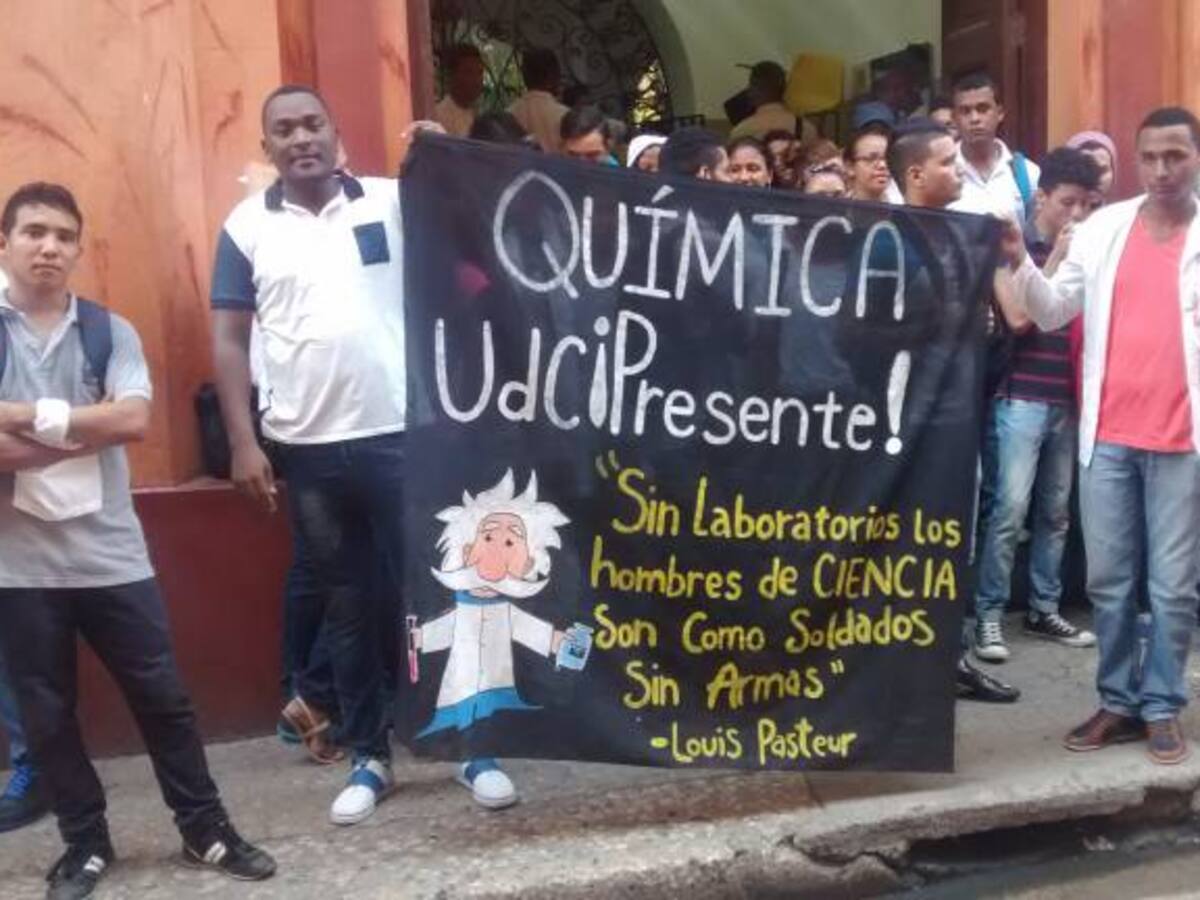 Estudiantes de Unicartagena volvieron a bloquear acceso a campus