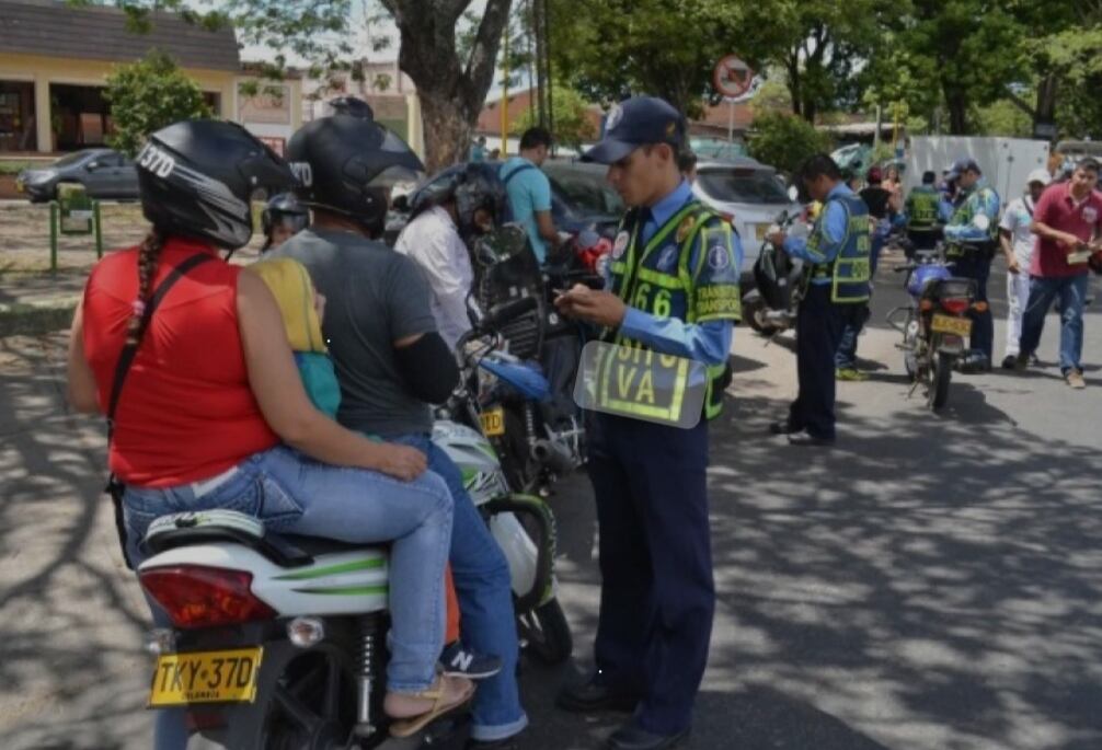 Restricción de circulación de estos vehículos desde las 11:00 p.m. hasta las 5:00 a.m. con excepciones.