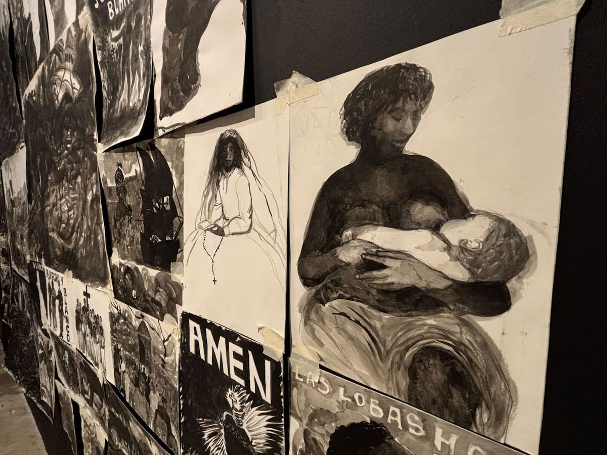 Inauguración de la exposición colectiva Negro sobre Negro en la Cooperación Española de Cartagena