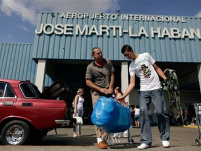 Turistas colombianos atrapados en el aeropuerto de La habana