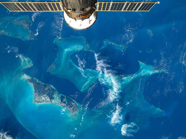 La ISS vuela en el océano Atlántico al norte de Cuba via Getty Images.