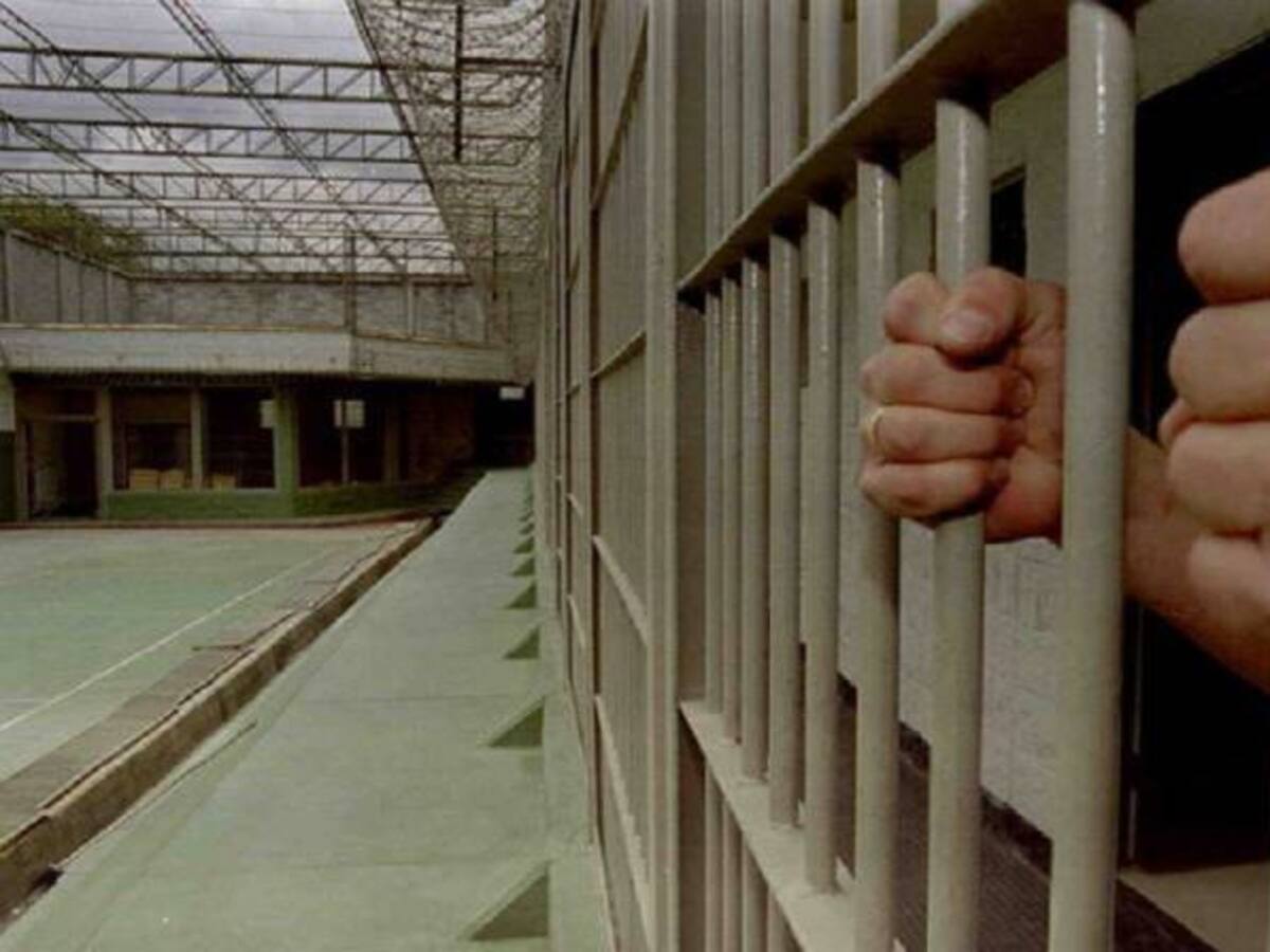 Cárcel a cuatro hermanos y un abogado, por apropiarse de lote del municipio