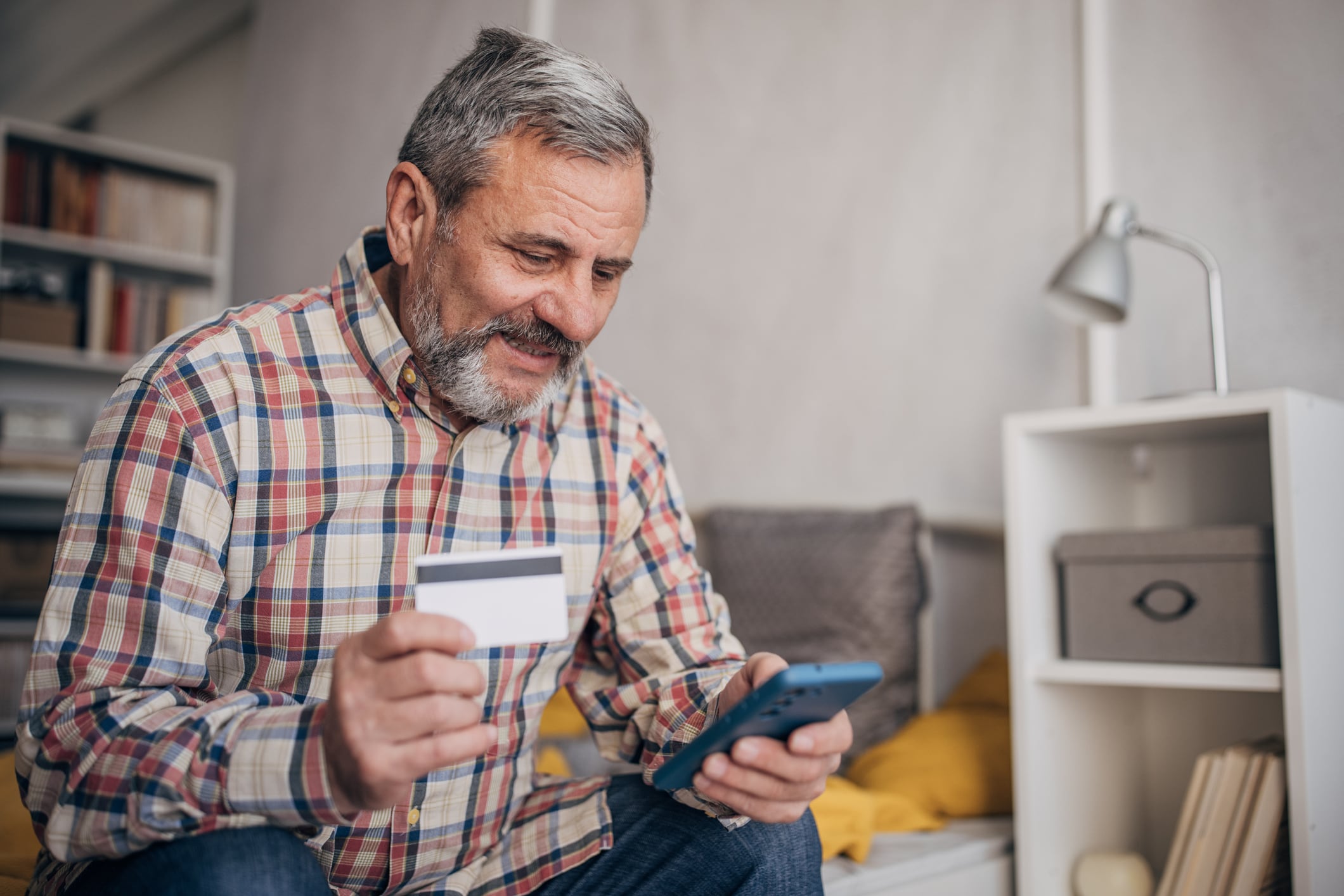 Diferencia entre una cuenta de ahorro y una cuenta corriente: así funciona cada producto