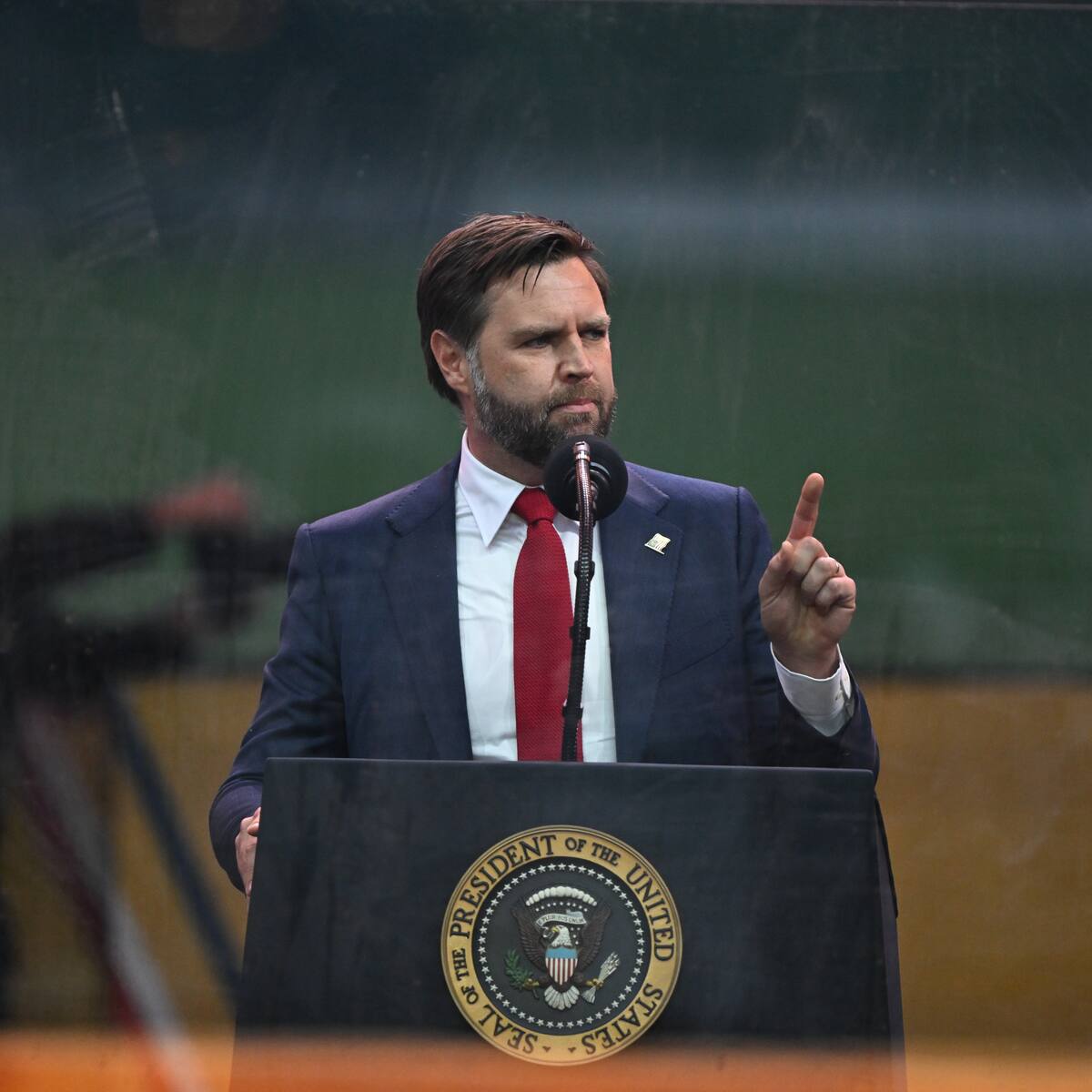 Vicepresidente JD Vance liderará negociación con Irán en Pakistán