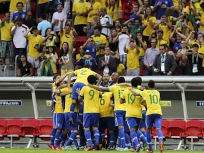 Brasil goleó 3-0 a Japón en el inicio de la Copa Confederaciones