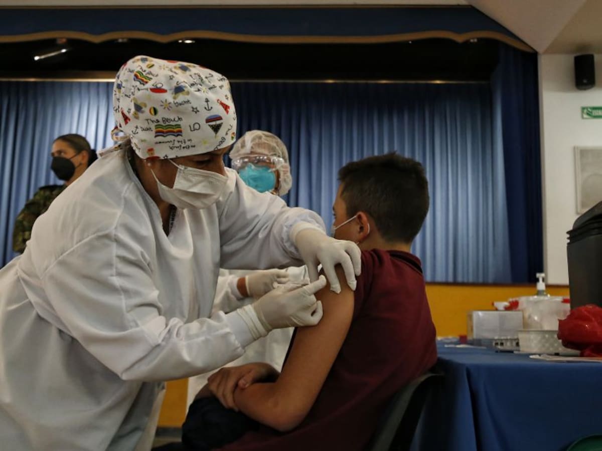Mayores de 12 años deben presentar carné con esquema completo de vacunación