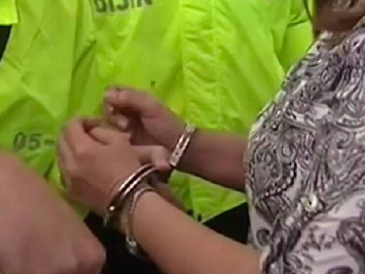 Con una botella asesinan a una mujer en Villasantana