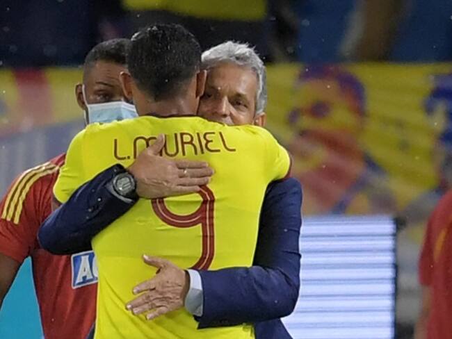 Reinaldo Rueda celebra el gol de Muriel ante Argentina.