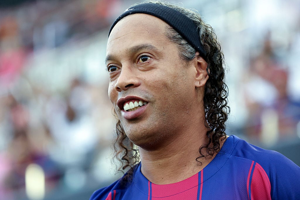 MIAMI, FLORIDA - MAY 9: Ronaldinho #10 of Barcelona Legends looks on during the game against Real Madrid Legends at Inter Miami Stadium on May 9, 2026 in Fort Lauderdale, Florida. (Photo by Leonardo Fernandez/Getty Images)