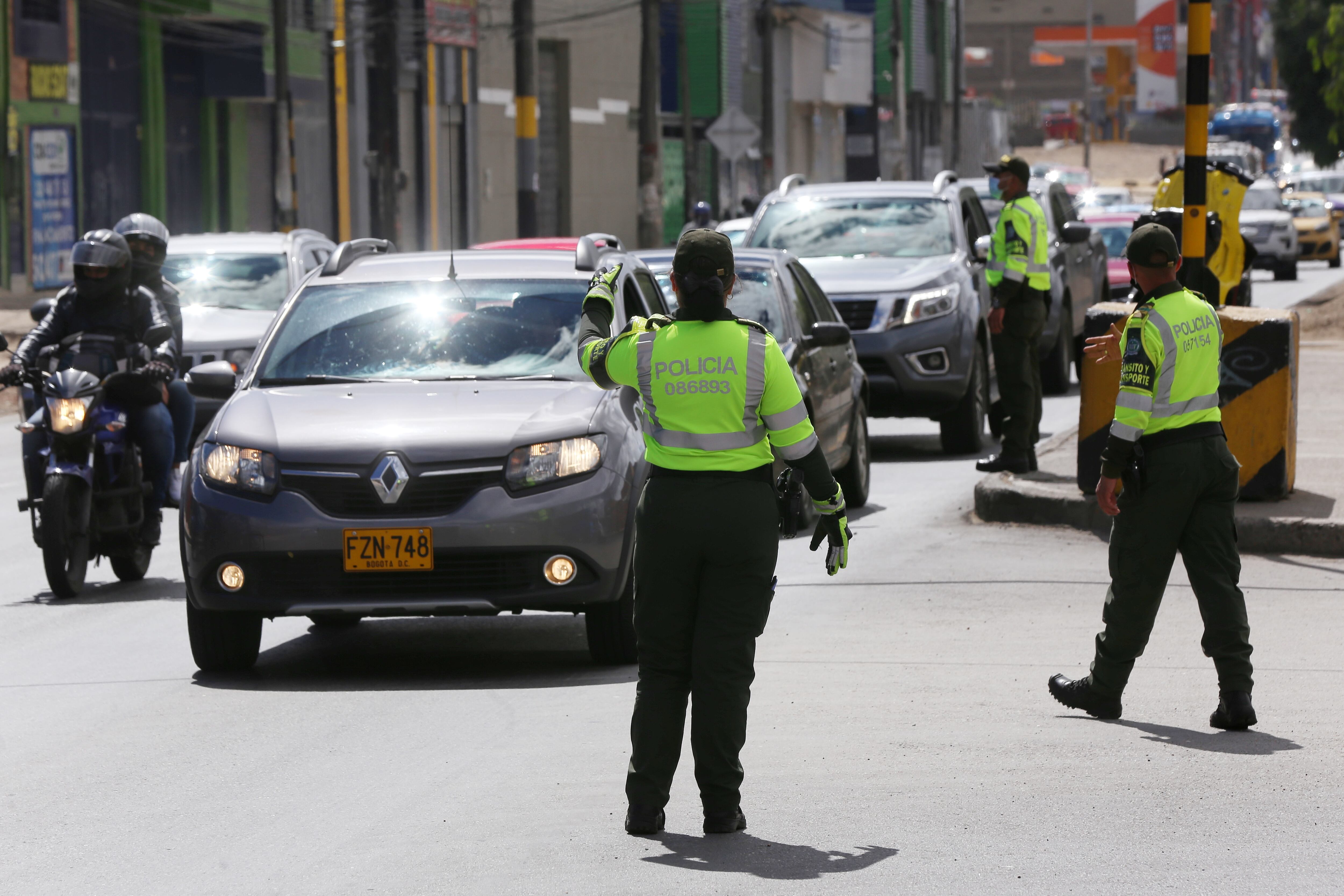 Bogotá. Enero 11 de 2021. Así avanzó la operación retormo del puente de reyes. Lugar: Autopista sur Soacha. (Colprensa - Camila Díaz)