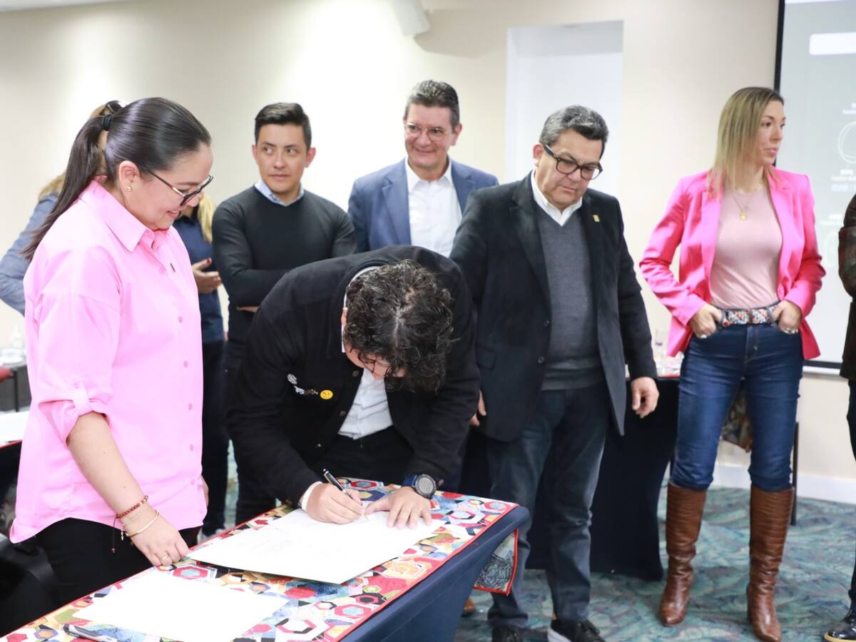 Colpensiones firmó convención colectiva y evita de momento huelga de sus sindicatos