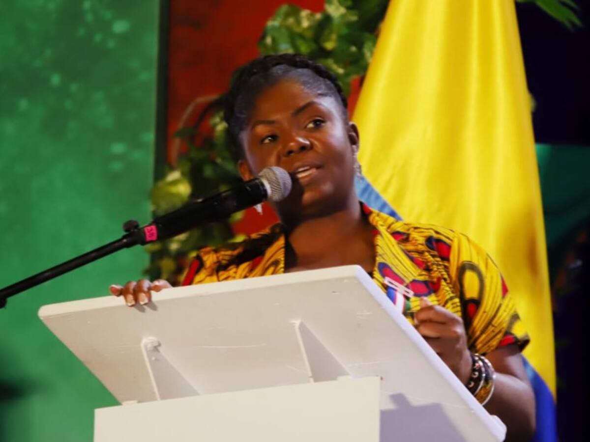 Francia Márquez firmó compromiso con la cultura del Pacífico