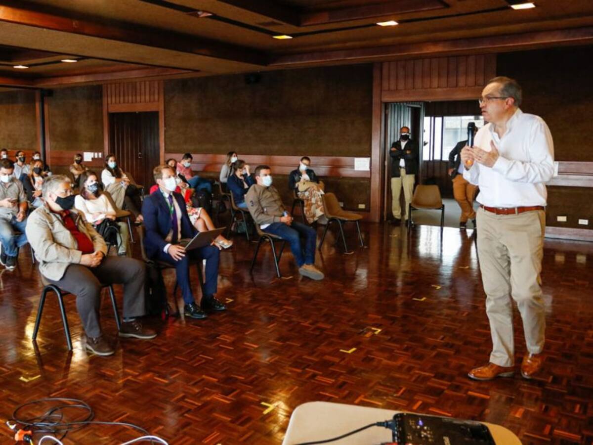 "Buscamos consenso nacional respecto a las reformas que necesita el país"