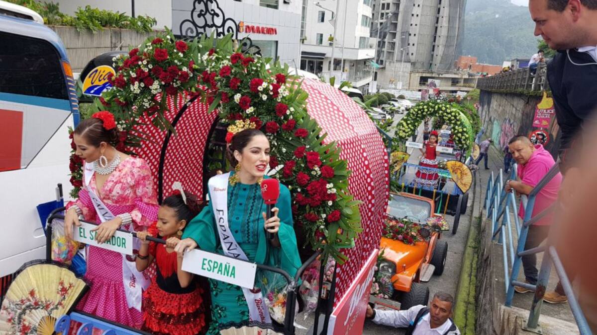 El desfile de las Carretas del Rocío en el cuarto día de la Feria de Manizales