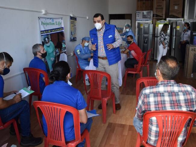 Jornadas de vacunación en Bucaramanga ya llegan a empresas