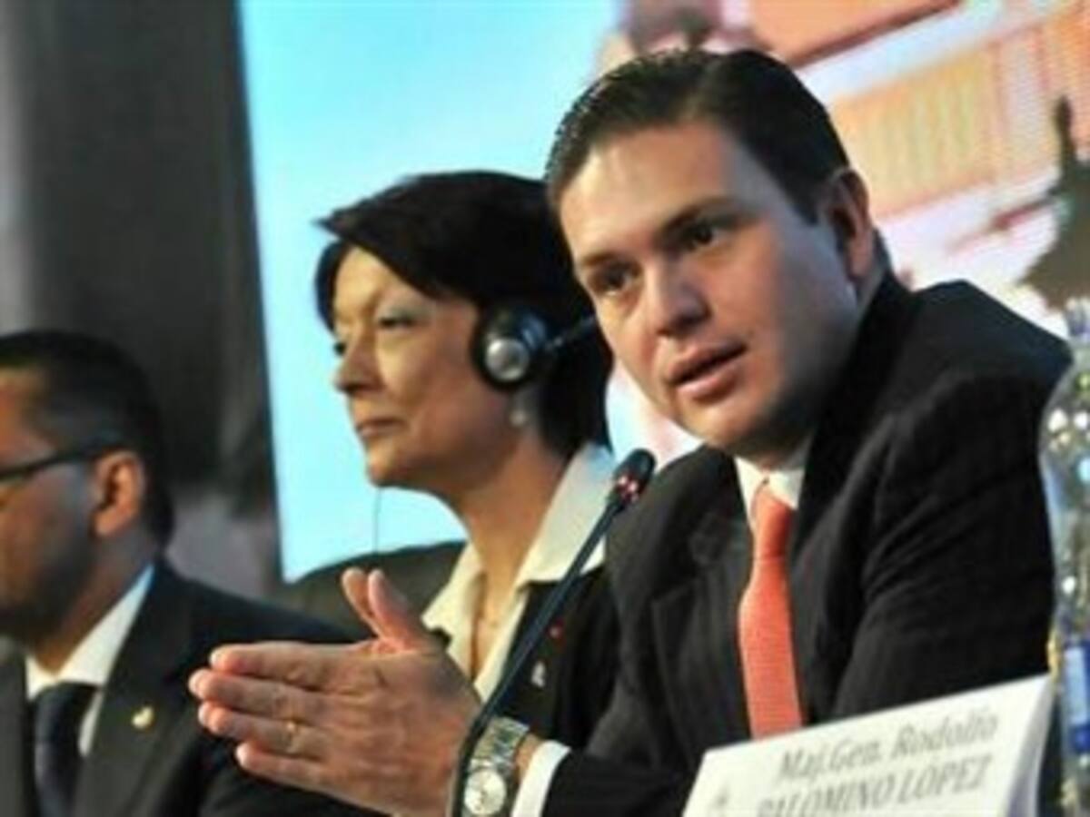 Mindefensa analizará en Washington “futuro y transformación de FF.AA”
