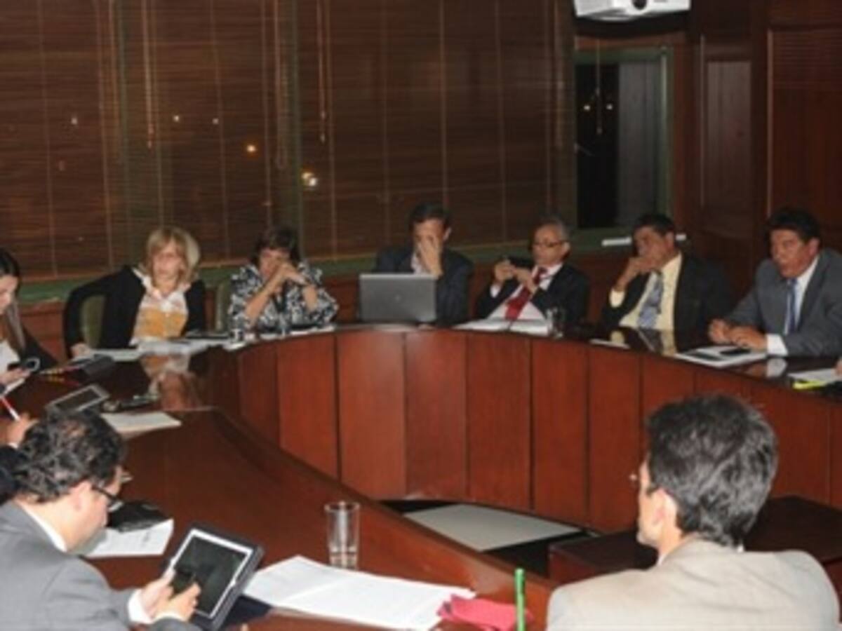 Transportadores llegan a acuerdo para levantar el paro