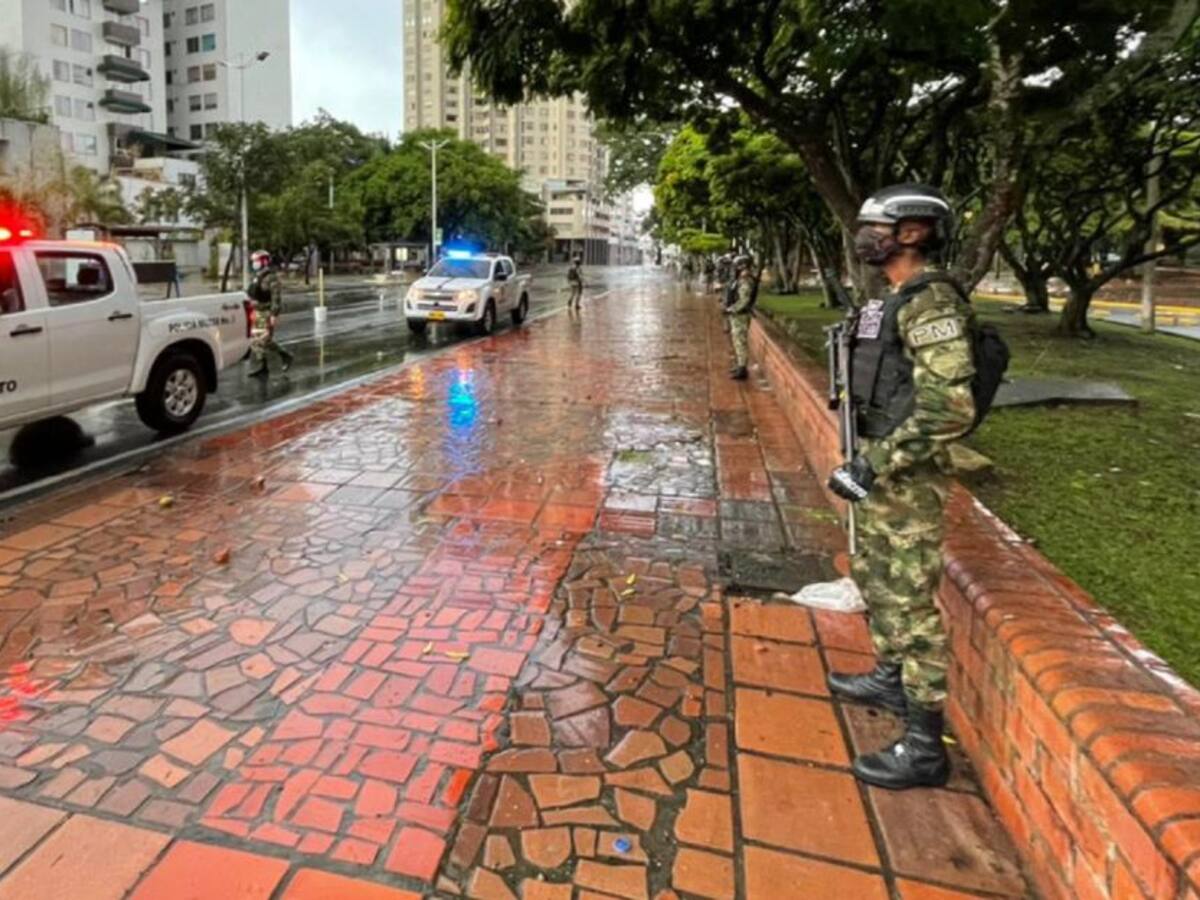 Militarizada y bajo toque de queda permanece Cali
