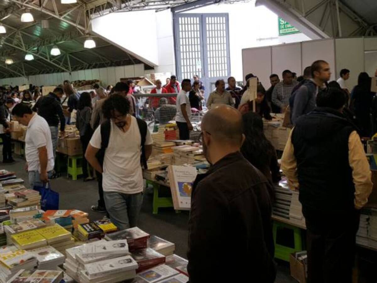 Unos 400.000 libros se vendieron en el primer outlet en Bogotá
