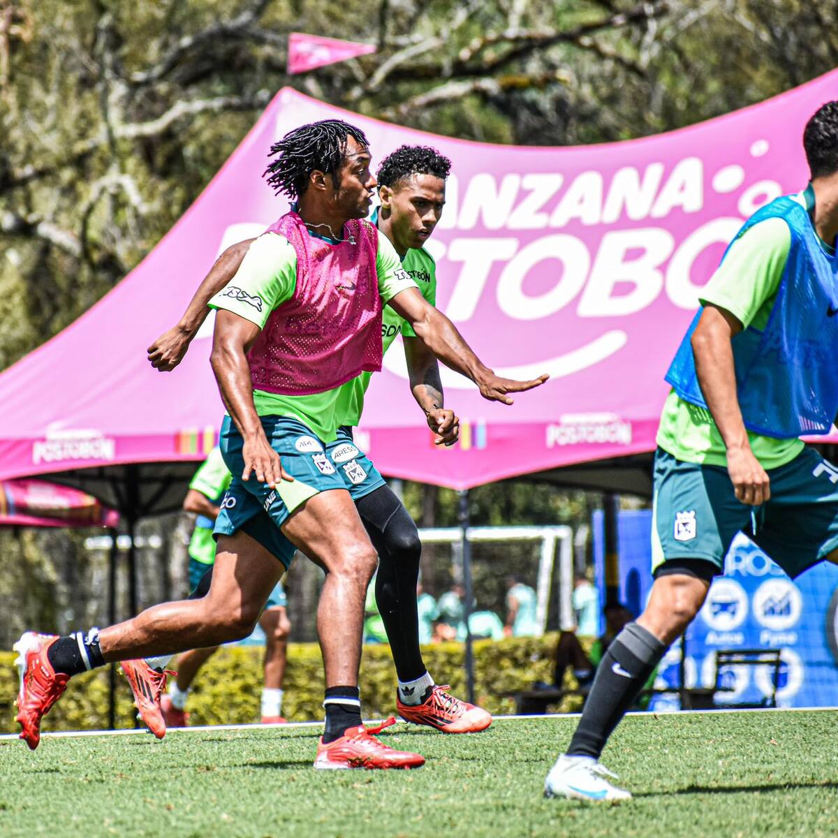 ¿Juan Guillermo Cuadrado cambia de bando? Se entrenó con la camiseta de Nacional