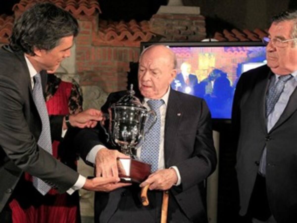 Millonarios y la Embajada de Colombia en España rindieron homenaje a Di Stéfano
