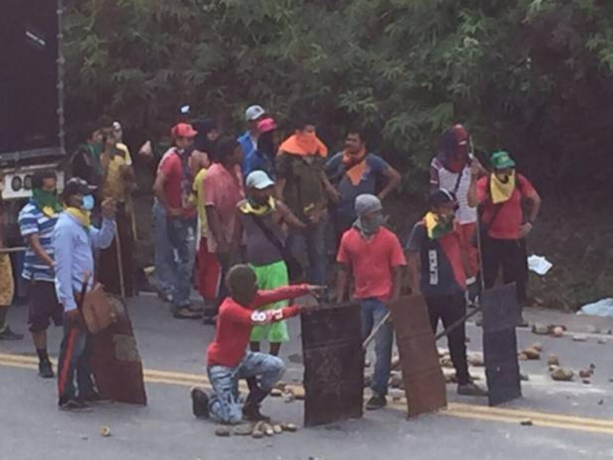 Siguen las negociaciones y persisten las concentraciones