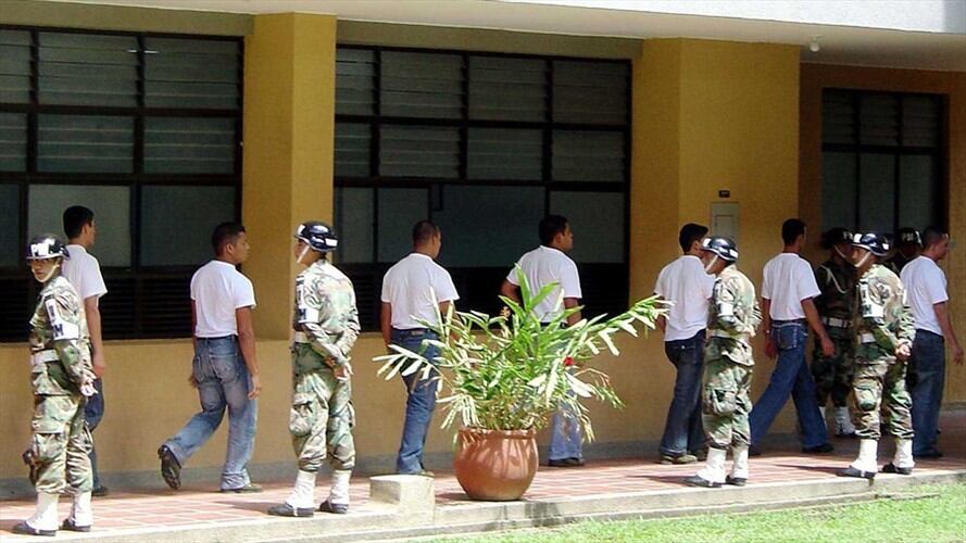 El juicio.  Bogotá, junio 09 - 2003. 147 militares fueron procesados por haberse apropiado del dinero de una guaca, al parecer de las Farc. . Foto: Colprensa