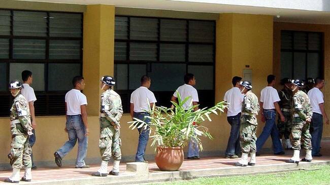 El juicio. Bogotá, junio 09 - 2003. 147 militares fueron procesados por haberse apropiado del dinero de una guaca, al parecer de las Farc. . Foto: Colprensa