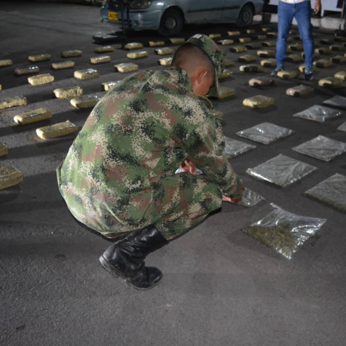 Capturado hombre en Isnos cuando transportaba 119 millones de pesos en marihuana