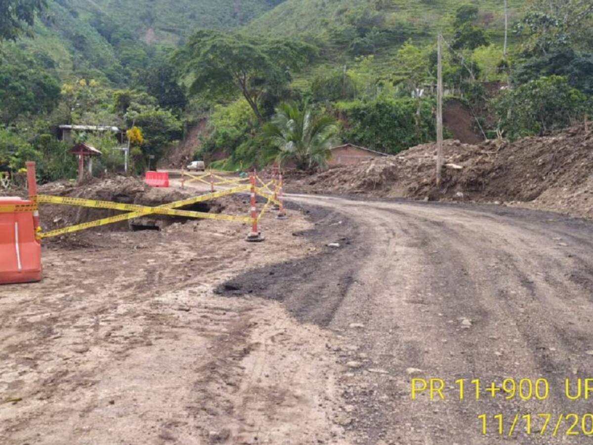 Autorizan paso controlado en la vía Urabá - Medellín, entre Dabeiba y Uramita