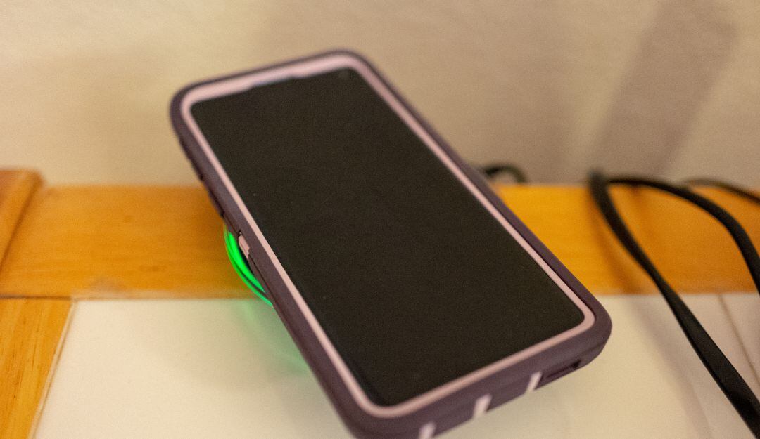 Carga inalámbrica de un smartphone