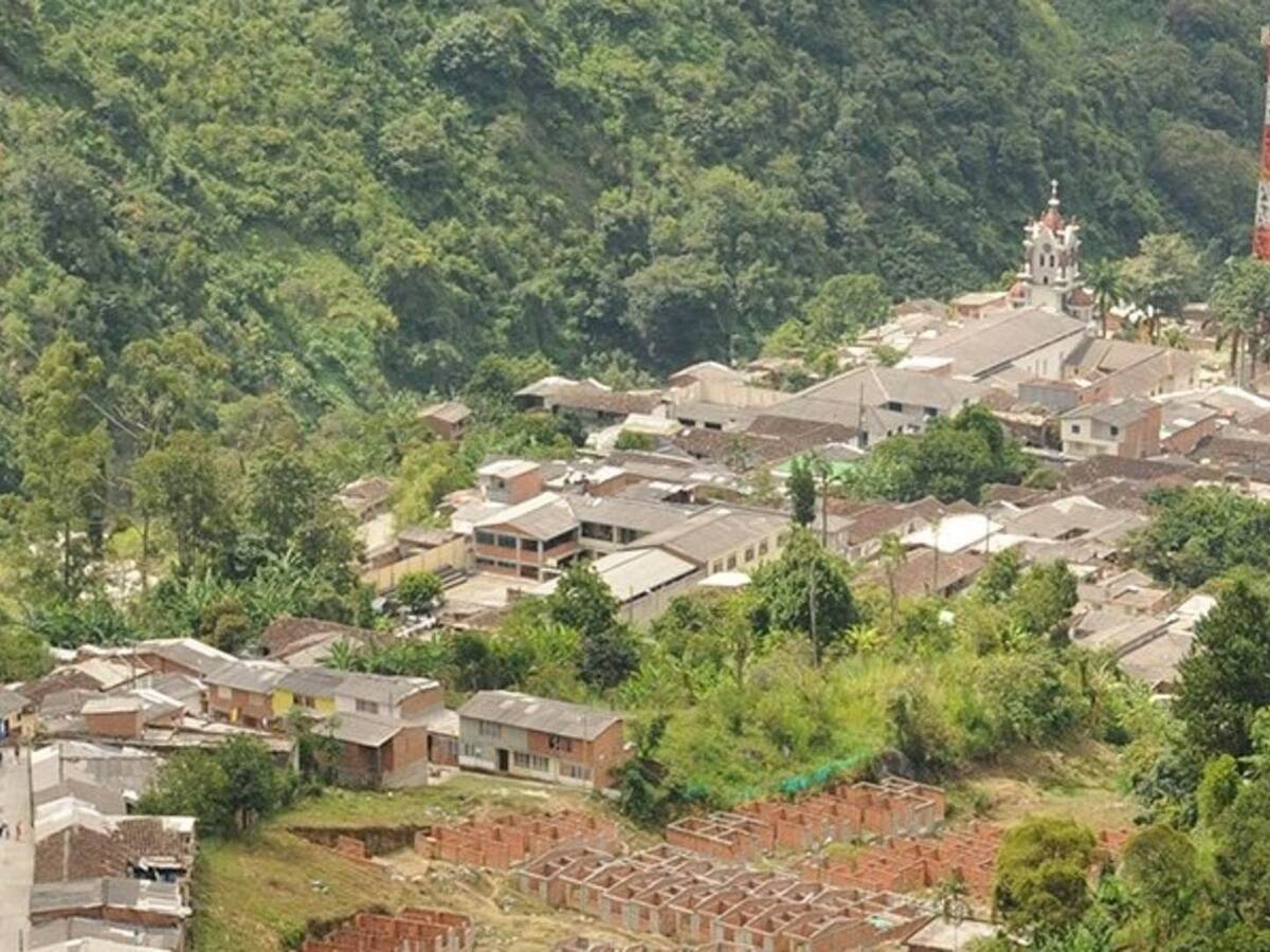 Un muerto y tres capturados dejaron combates del Clan del Golfo en San Andrés de Cuerquia