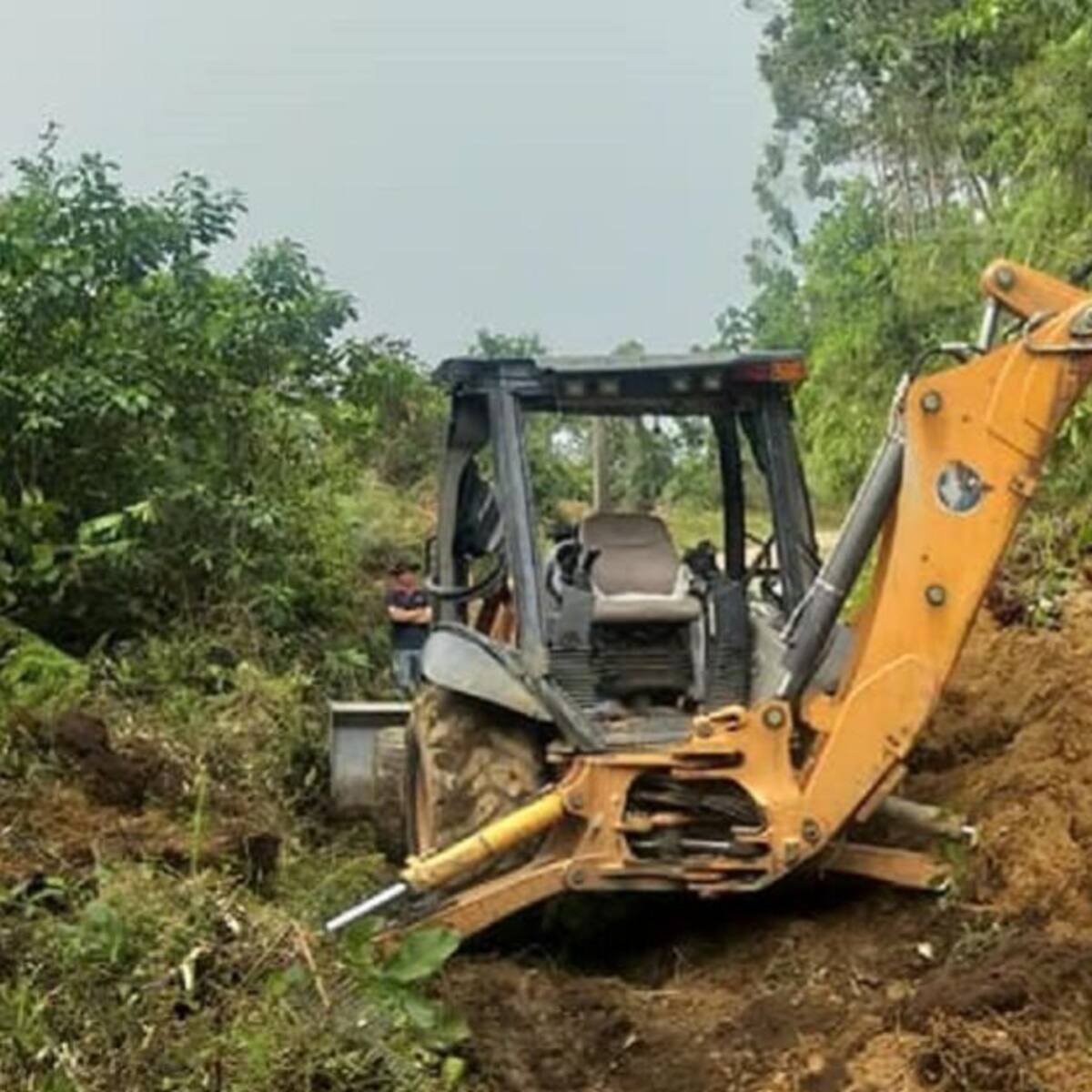 Rescantan cuerpo de joven arrastrado por creciente del río Debaratado