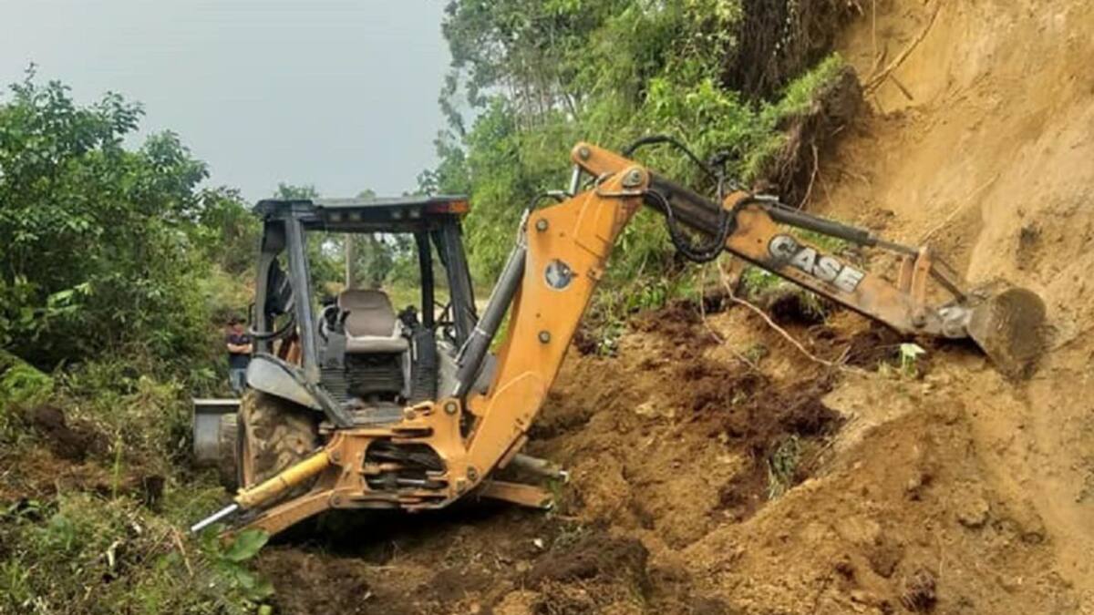 Rescantan cuerpo de joven arrastrado por creciente del río Debaratado