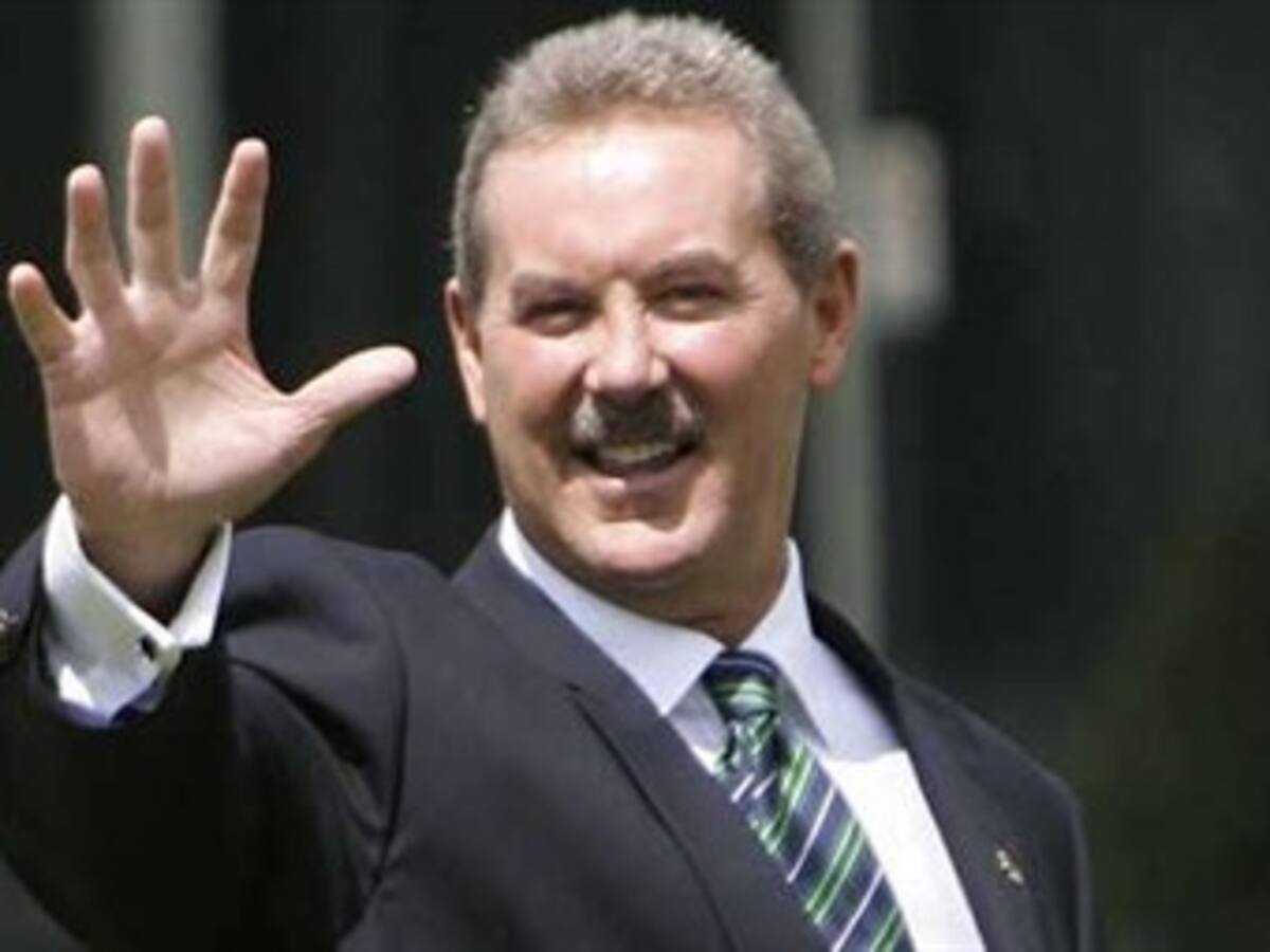 El FBI localiza al magnate acusado de fraude Robert Allen Stanford