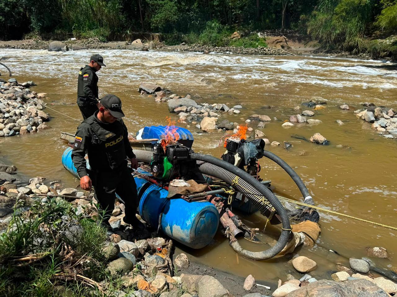 Operativos contra la minería ilegal. Foto: Policía Meval.