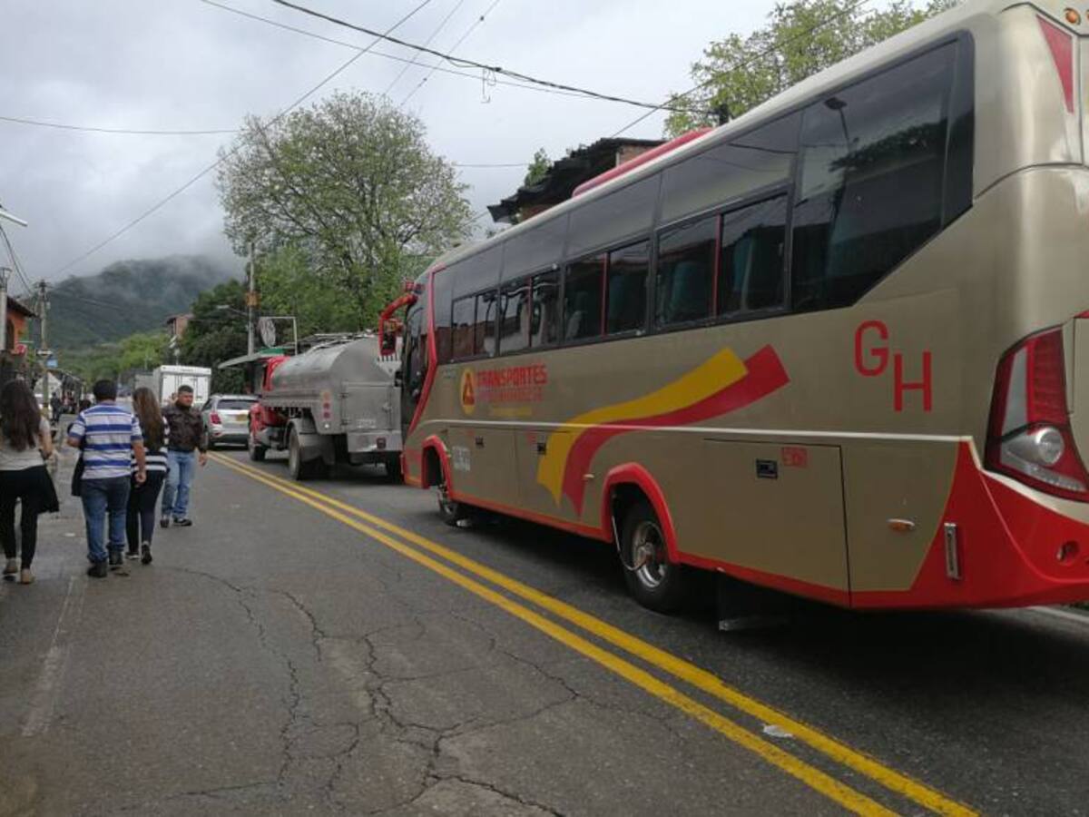 Manifestantes desbloquean la vía Dabeiba-Mutatá