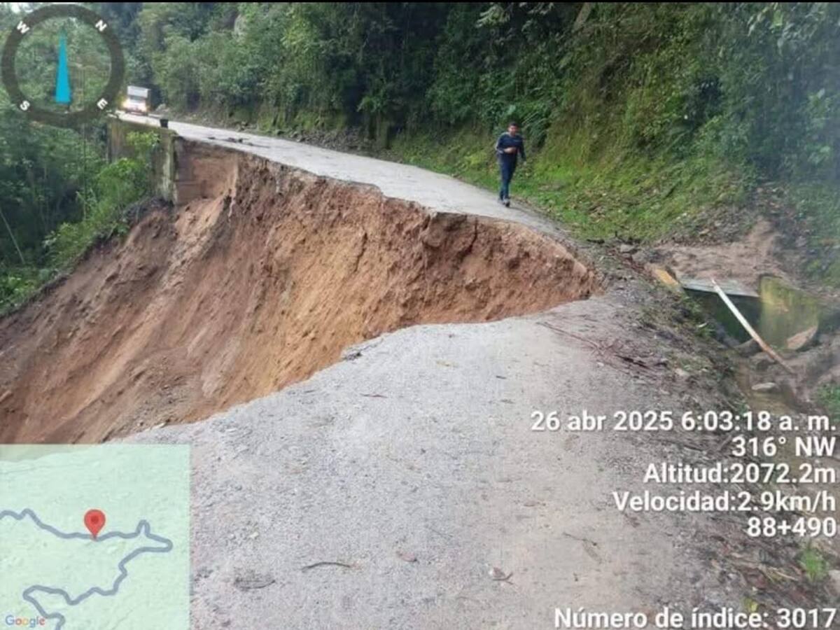 Fuertes lluvias provocan cierre total en la vía Curos - Málaga por pérdida de calzada