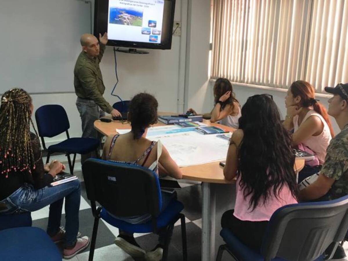 Dirección General Marítima abre sus puertas a universitarios del país