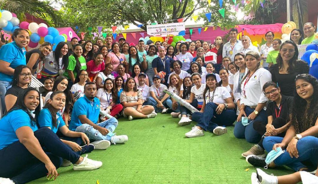 Los trabajadores del centro asistencial fueron protagonistas de la celebración con puestas en escena de cada servicio que se presta